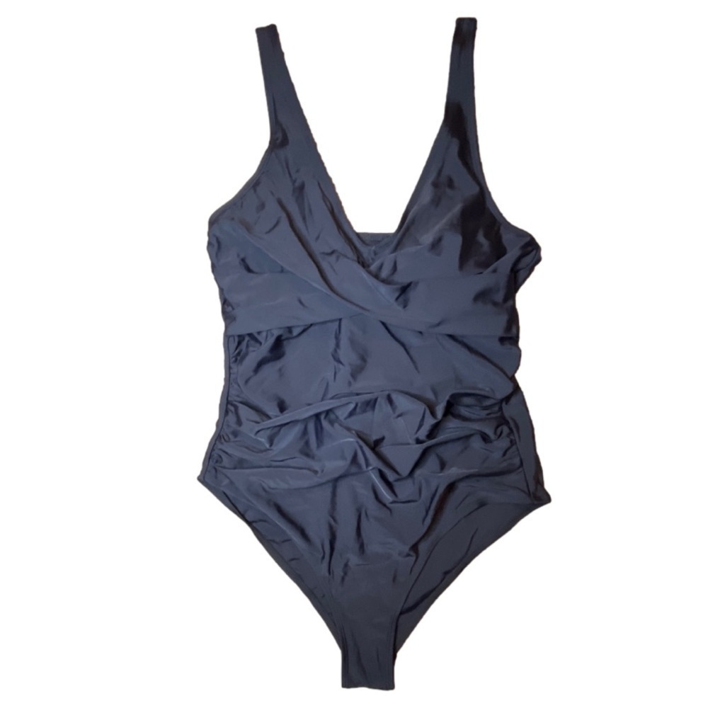 🇺🇸Black one piece V neck ruched bathing suit